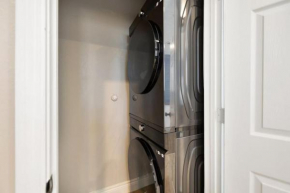 Stylish 3 Bedroom With Tons of Games and 85 Inch TV
